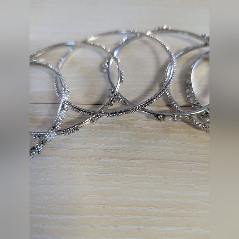 Elegant Silver Bangle Set - Picture 2 of 4